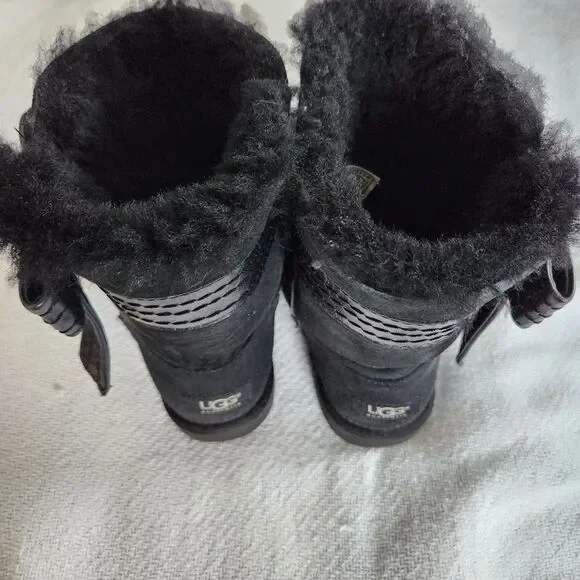 UGG JOSETTE SHORT BOOT SUEDE & SHEEPSKIN -  US 7 BLACK - Picture 2 of 7